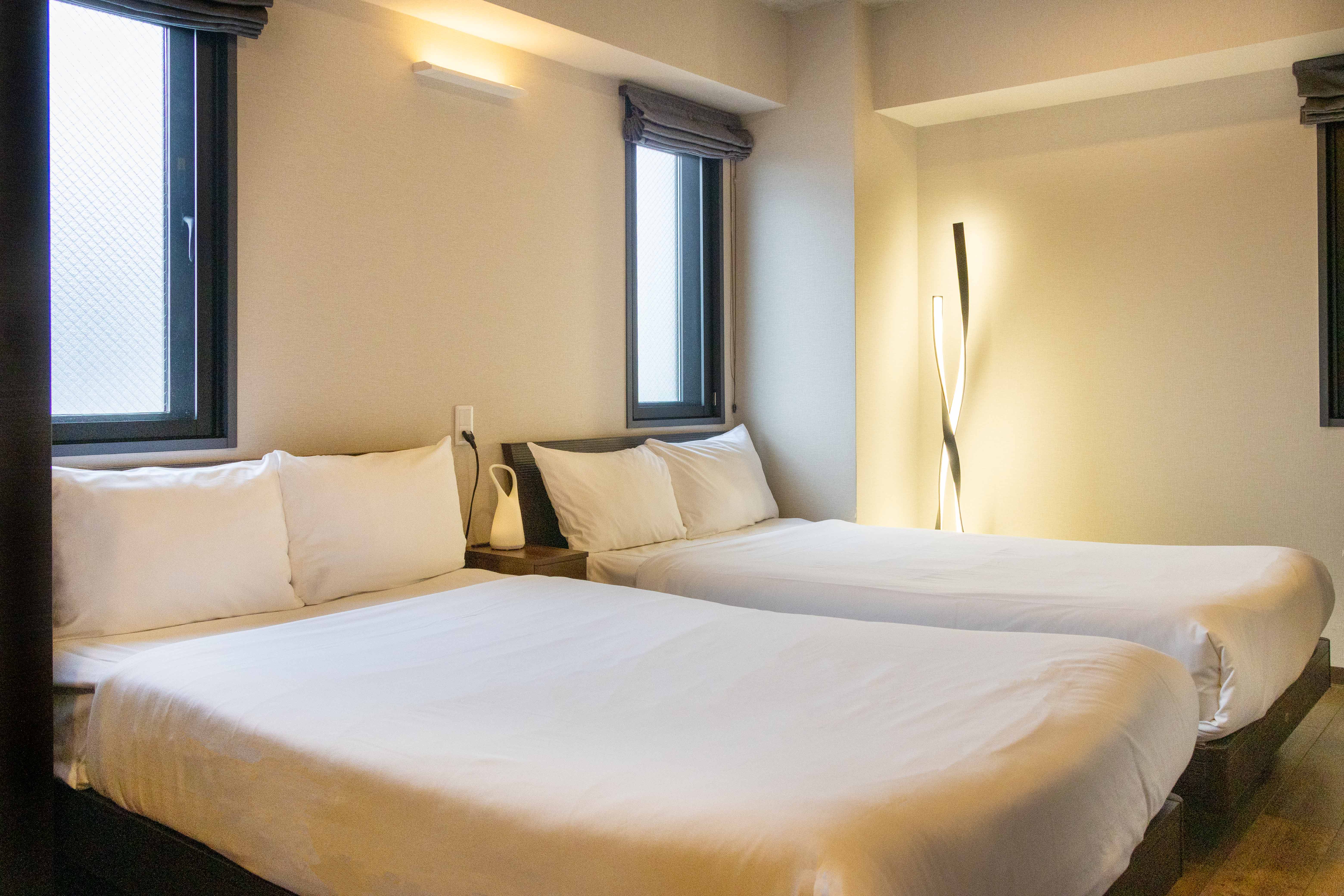 Prime Suites Tokyo - Spacious Modern Living Room
